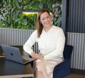 Laura, midlife UGC creator specialising in perimenopause, wellbeing, and confidence