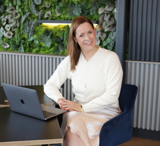 Laura, midlife UGC creator specialising in perimenopause, wellbeing, and confidence